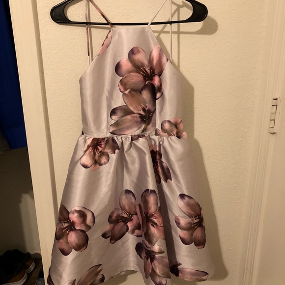 Lulu’s backless formal dress - Picture 5 of 6